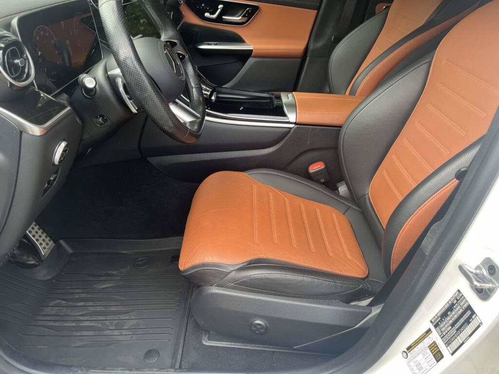 Certified 2025 Mercedes-Benz GLC 300 4MATIC image 16