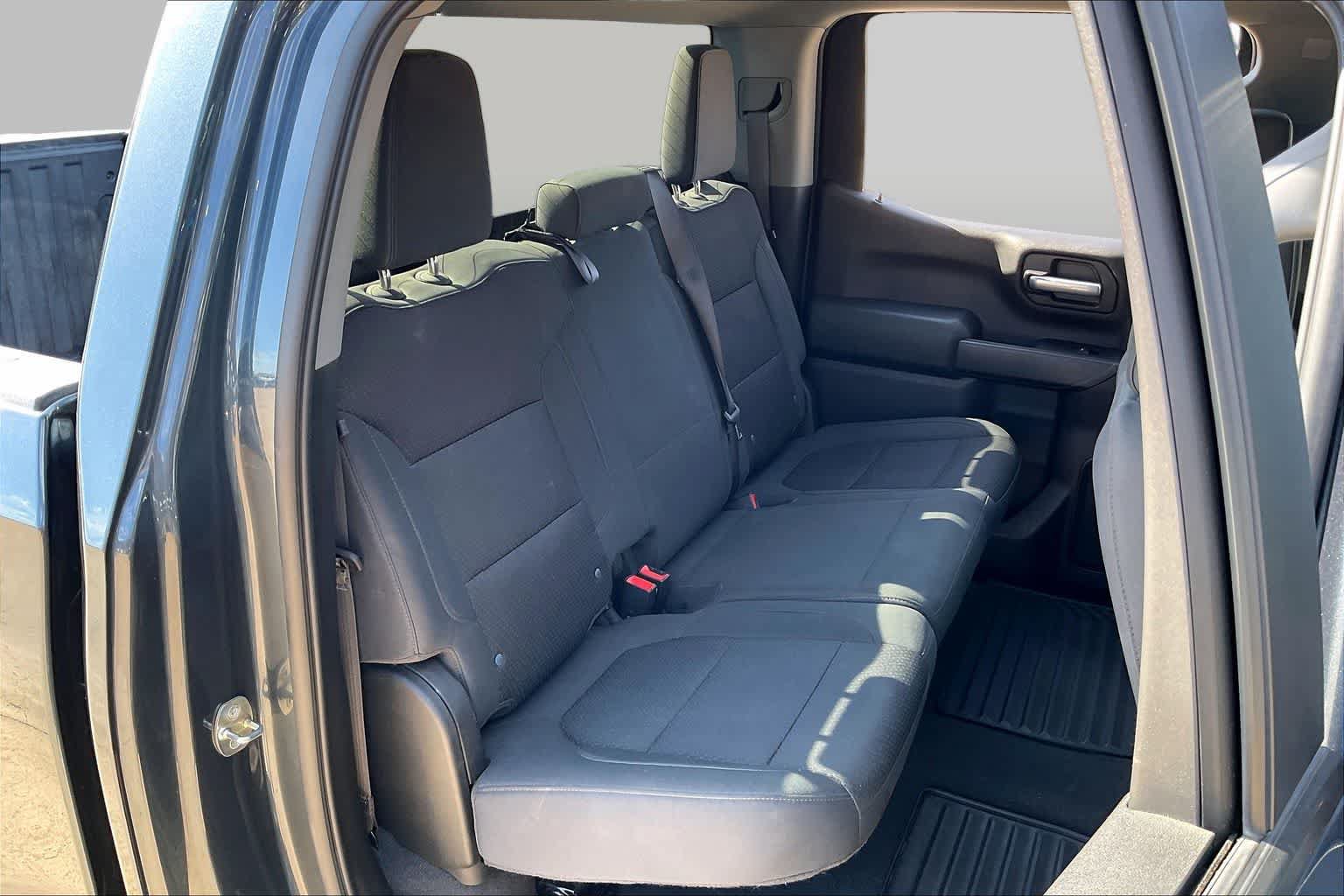 Used 2020 Chevrolet Silverado 1500 Custom w/ Custom Value Package AWD/4WD image 19