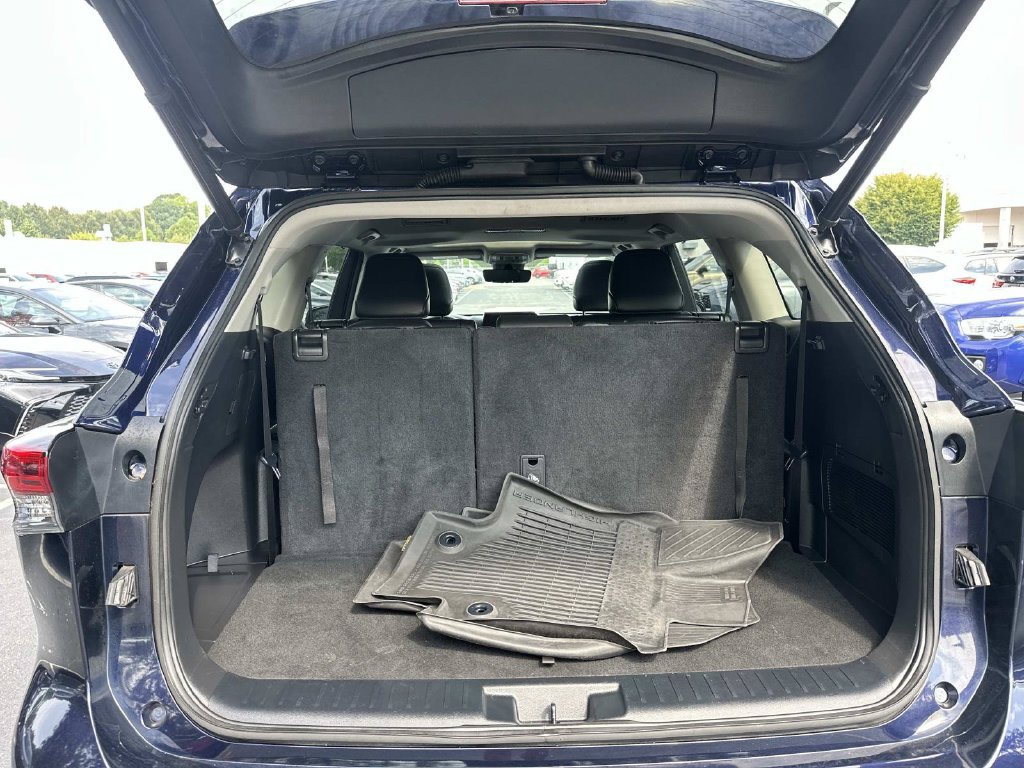Used 2023 Toyota Highlander XLE FWD image 12