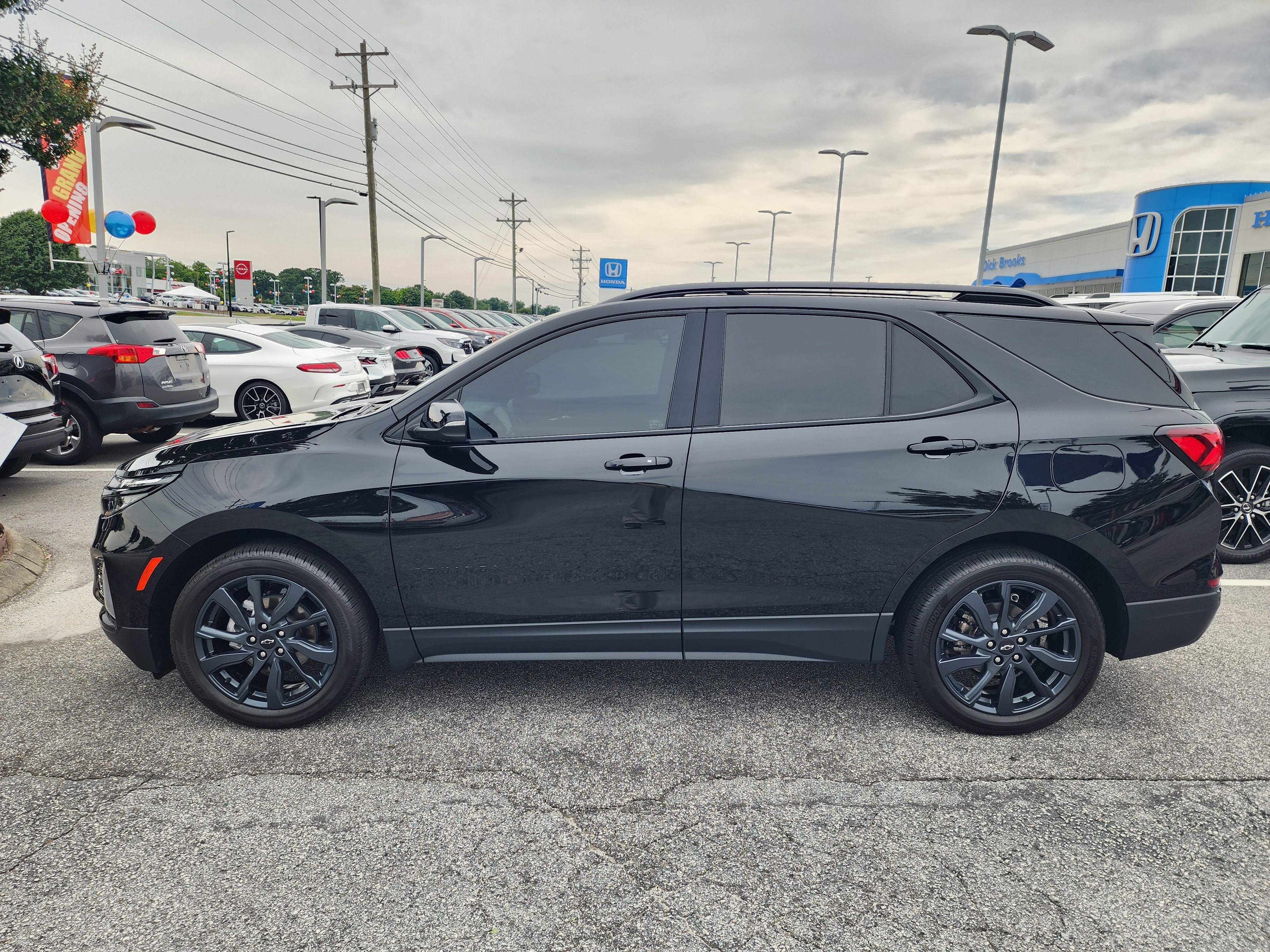 Used 2024 Chevrolet Equinox RS FWD image 8