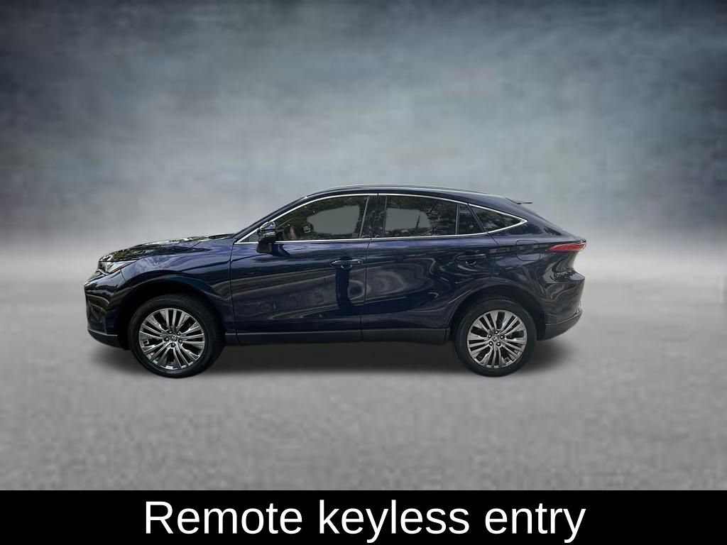 Used 2023 Toyota Venza XLE AWD/4WD image 4
