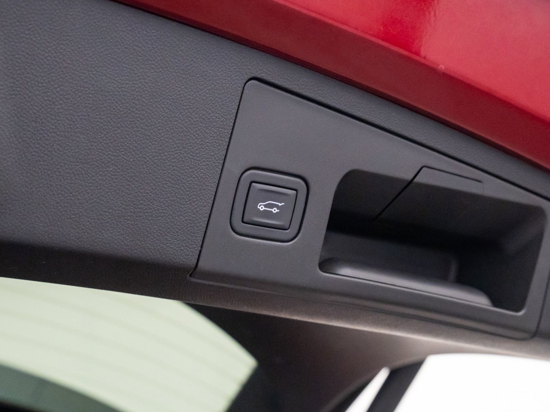 Certified 2023 Cadillac XT4 Luxury w/ Cold Weather Package image 36