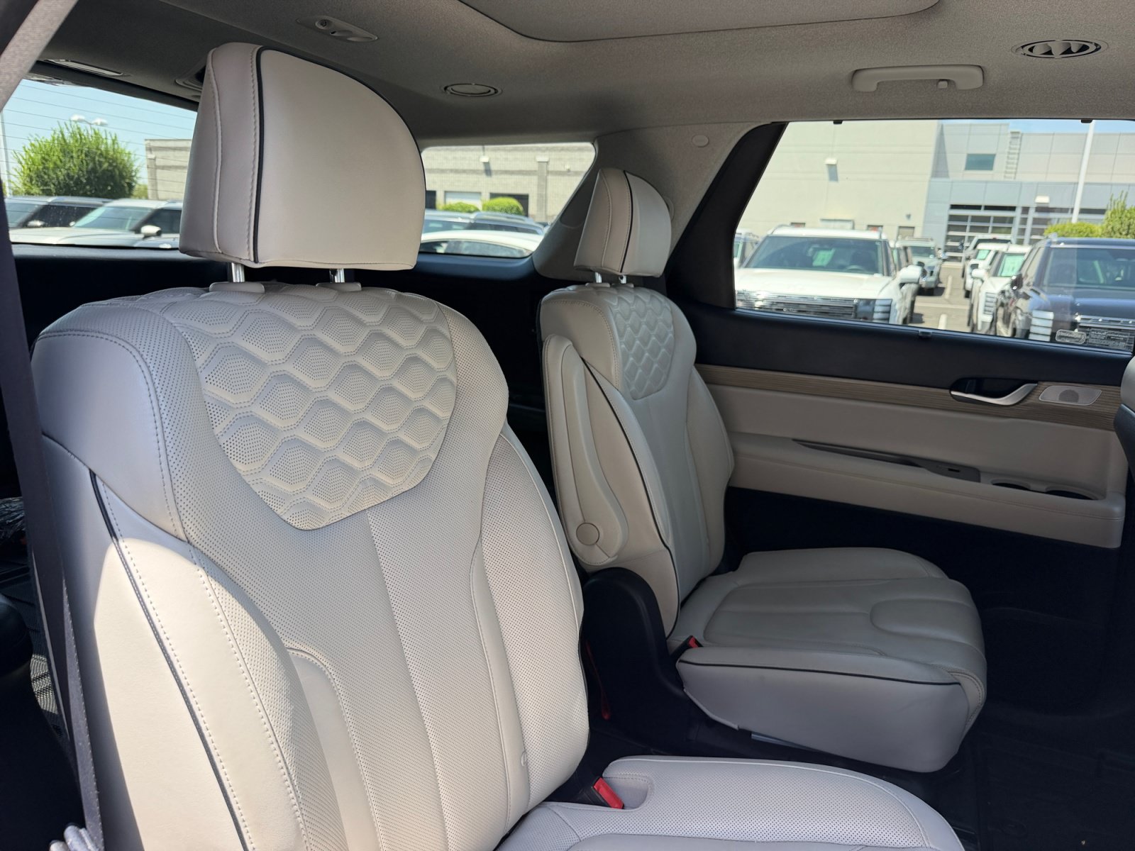 Used 2022 Hyundai Palisade Limited FWD image 18