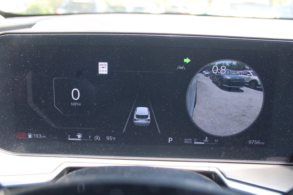 Certified 2024 Kia Sorento SX FWD image 32