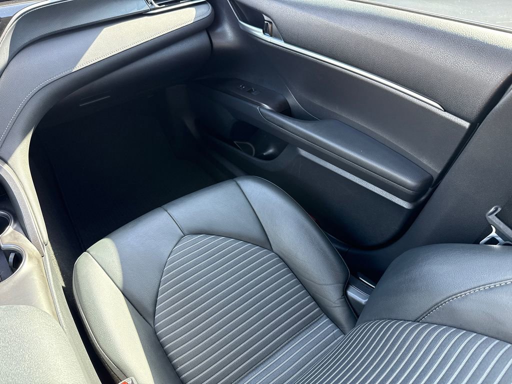Used 2024 Toyota Camry SE image 15