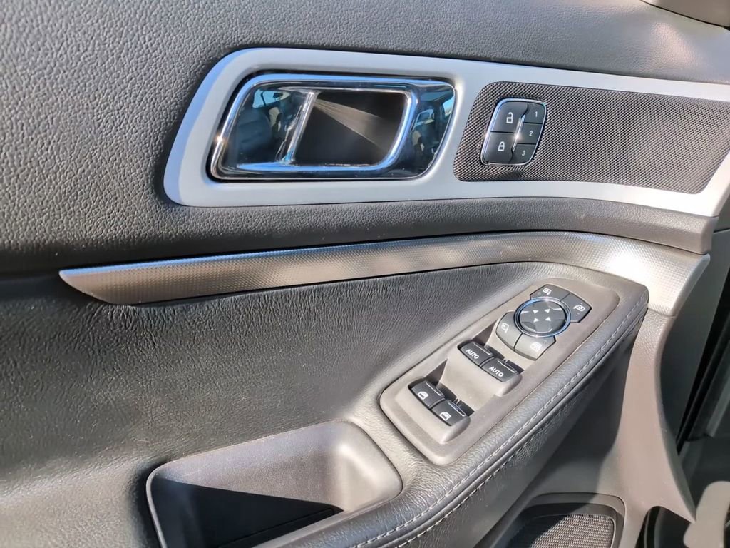 Used 2015 Ford Explorer Sport w/ Equipment Group 401A image 12