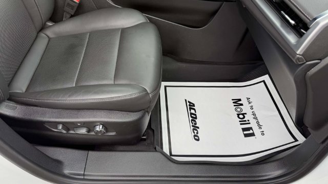 Certified 2025 Cadillac XT4 Premium Luxury AWD/4WD image 46
