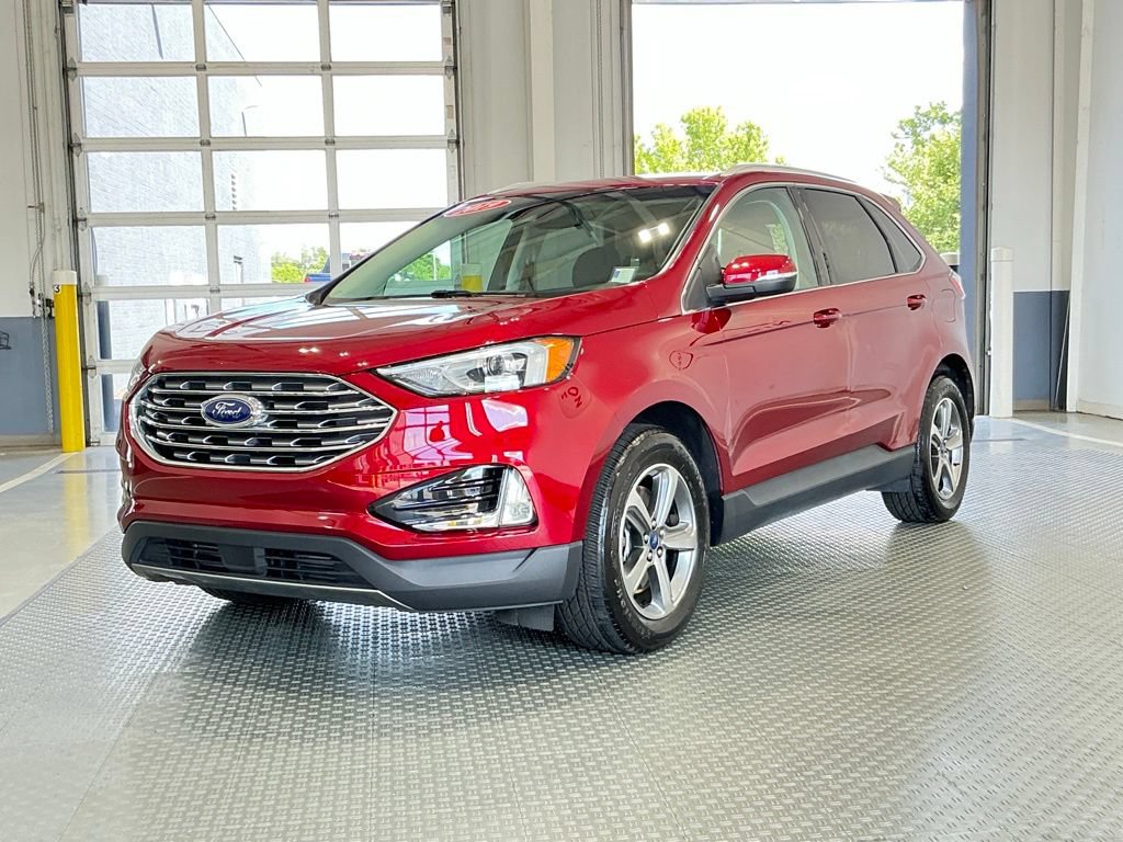 Used 2019 Ford Edge SEL w/ Equipment Group 201A AWD/4WD image 2