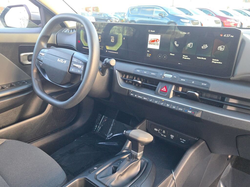Used 2025 Kia K4 FWD image 9