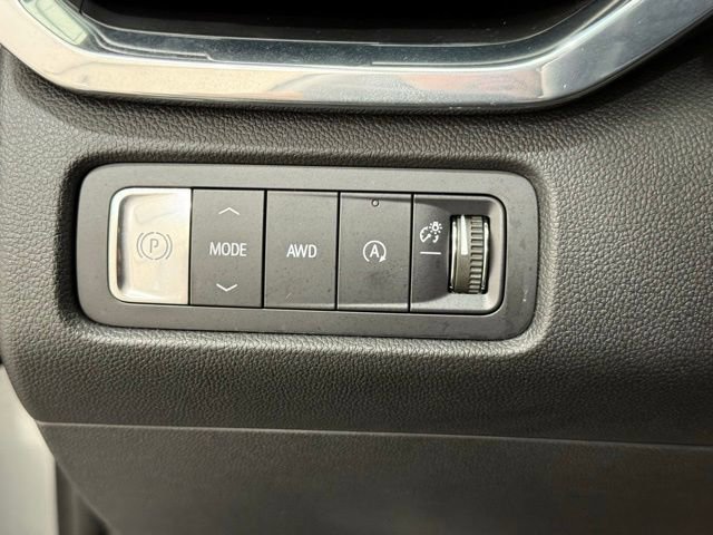 Used 2025 GMC Acadia Elevation image 34