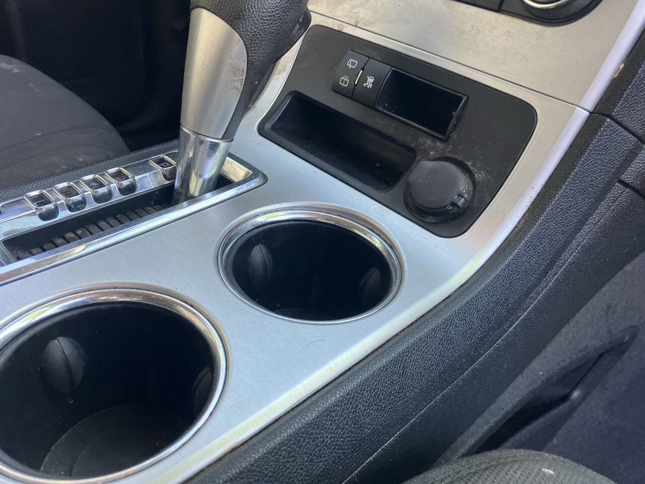 Used 2010 GMC Acadia SL image 40