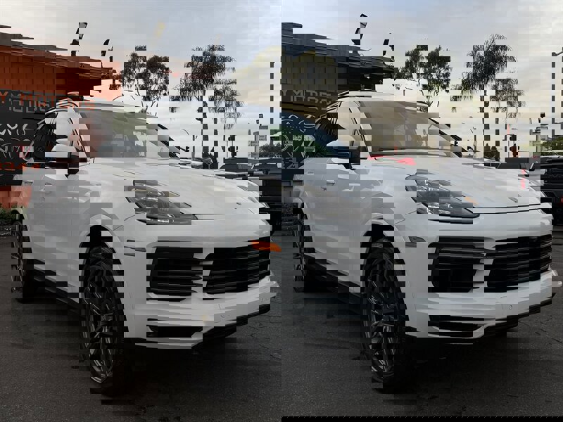 Used 2023 Porsche Cayenne S Platinum w/ Premium Package Plus image 21