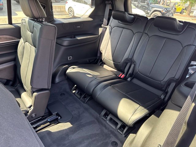 New 2027 Jeep Grand Cherokee L Limited AWD/4WD image 23