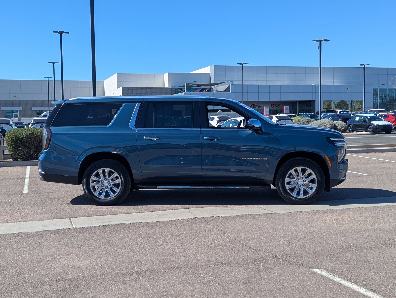 Certified 2025 Chevrolet Suburban Premier image 6