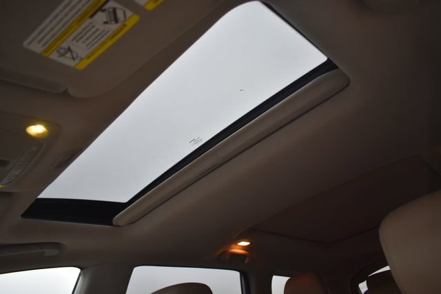 Used 2017 Nissan Pathfinder Platinum w/ Family Entertainment Package image 40