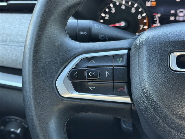 Used 2024 Jeep Compass Latitude image 11