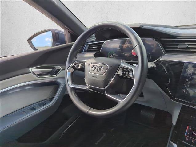Used 2020 Audi e-tron Prestige image 28