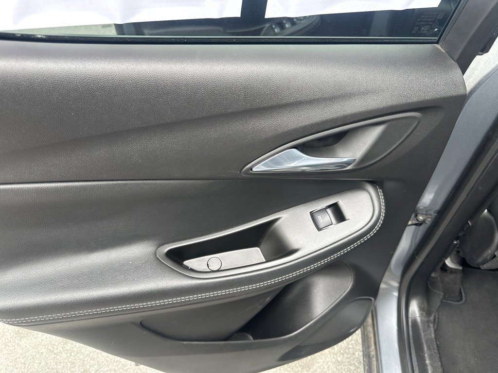 Used 2021 Buick Encore GX Essence image 12