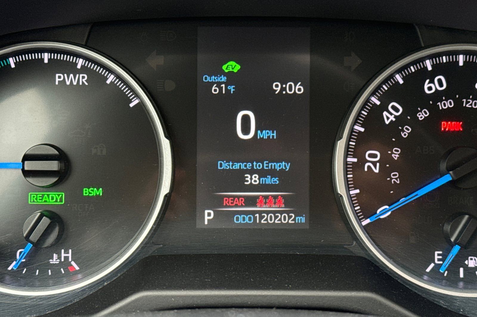 Used 2021 Toyota RAV4 XLE Premium image 26