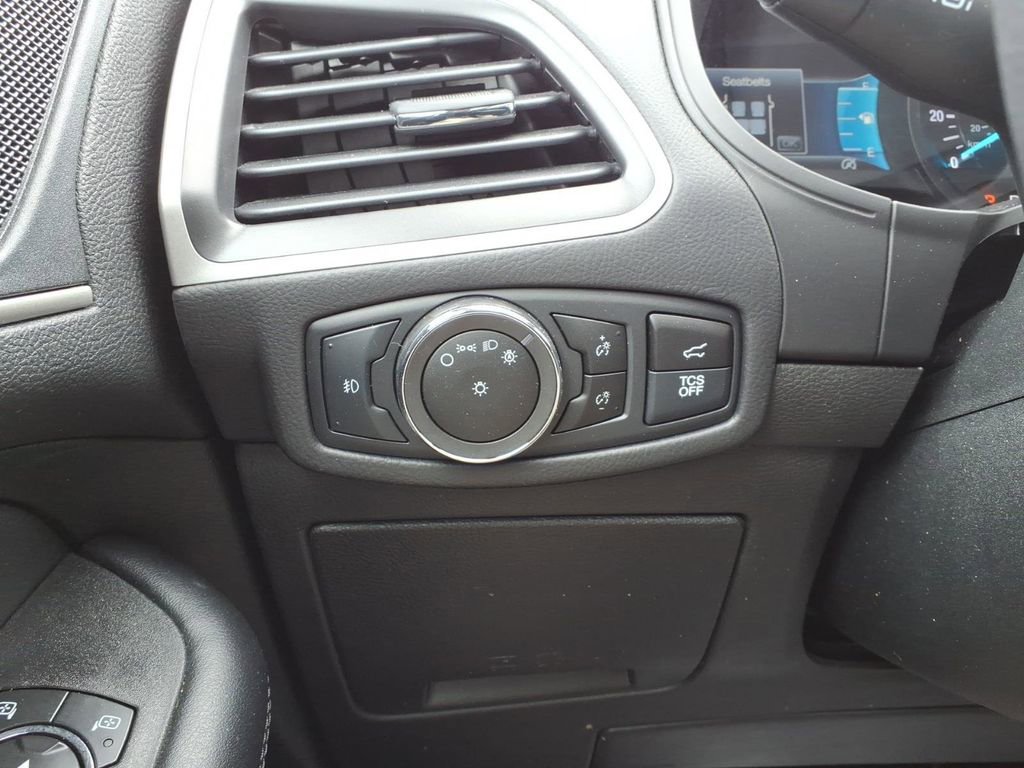 Certified 2023 Ford Edge SEL w/ Convenience Package AWD/4WD image 16
