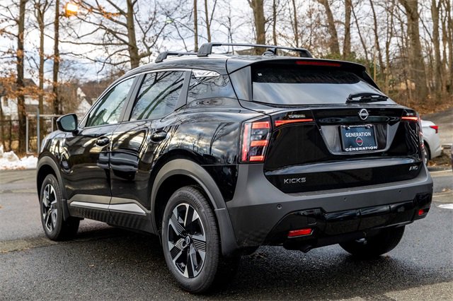 New 2026 Nissan Kicks SV w/ Charging Package image 7