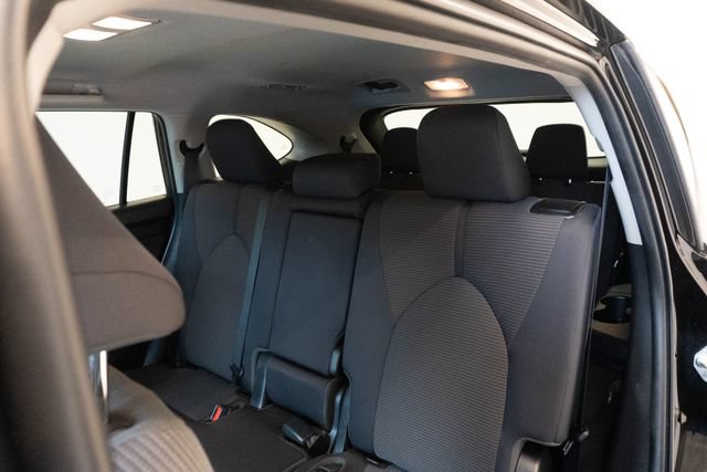 Used 2022 Toyota Highlander L FWD image 20