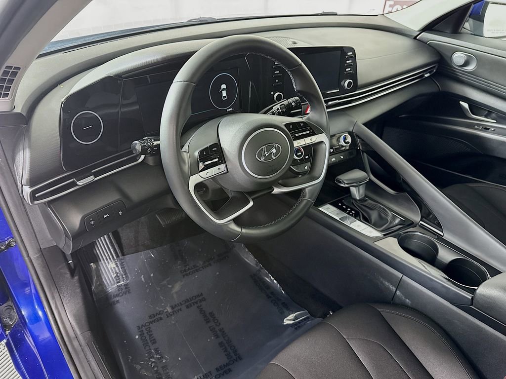 Certified 2021 Hyundai Elantra SEL w/ Convenience Package image 17