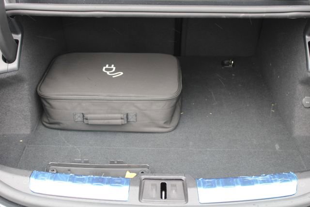 Used 2022 Porsche Taycan 4S image 39