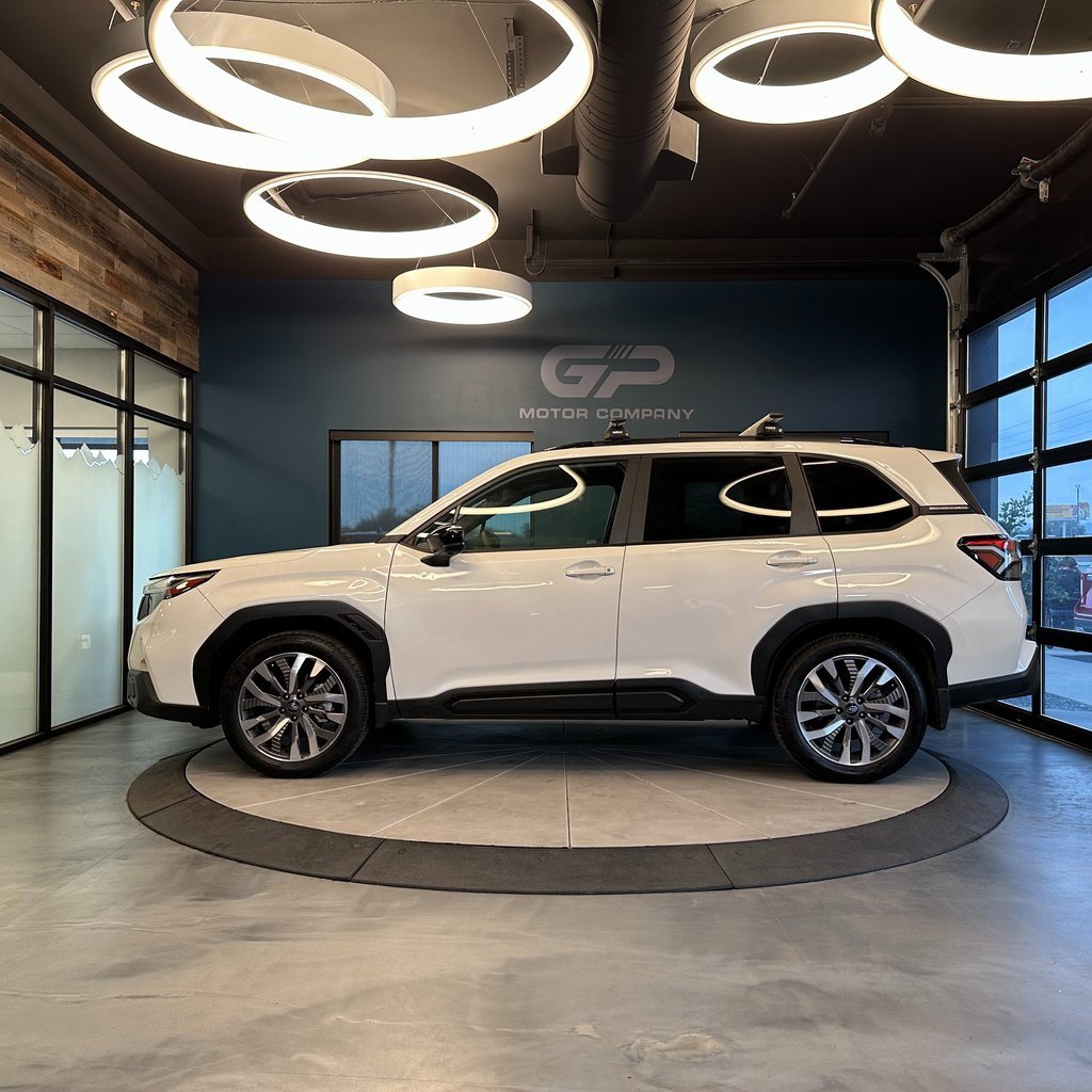 Used 2025 Subaru Forester Touring image 6