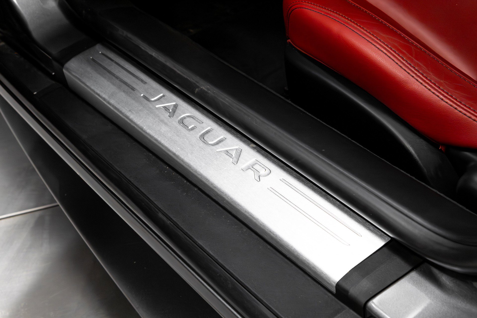 Used 2016 Jaguar F-TYPE S image 40