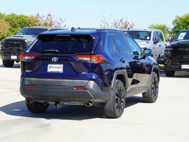 Used 2019 Toyota RAV4 XLE Premium FWD image 17