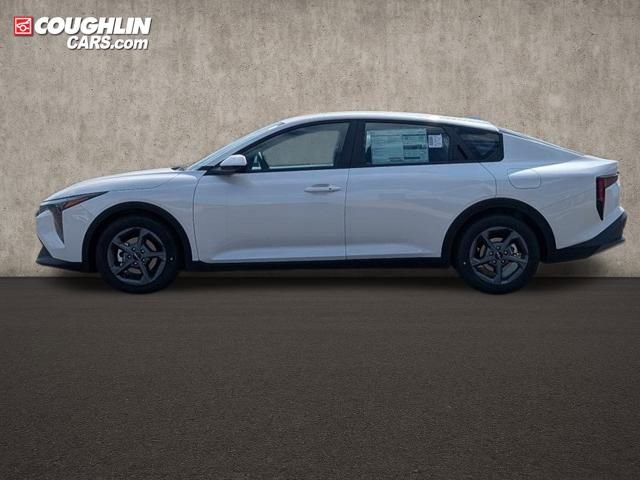 New 2025 Kia K4 LXS image 5