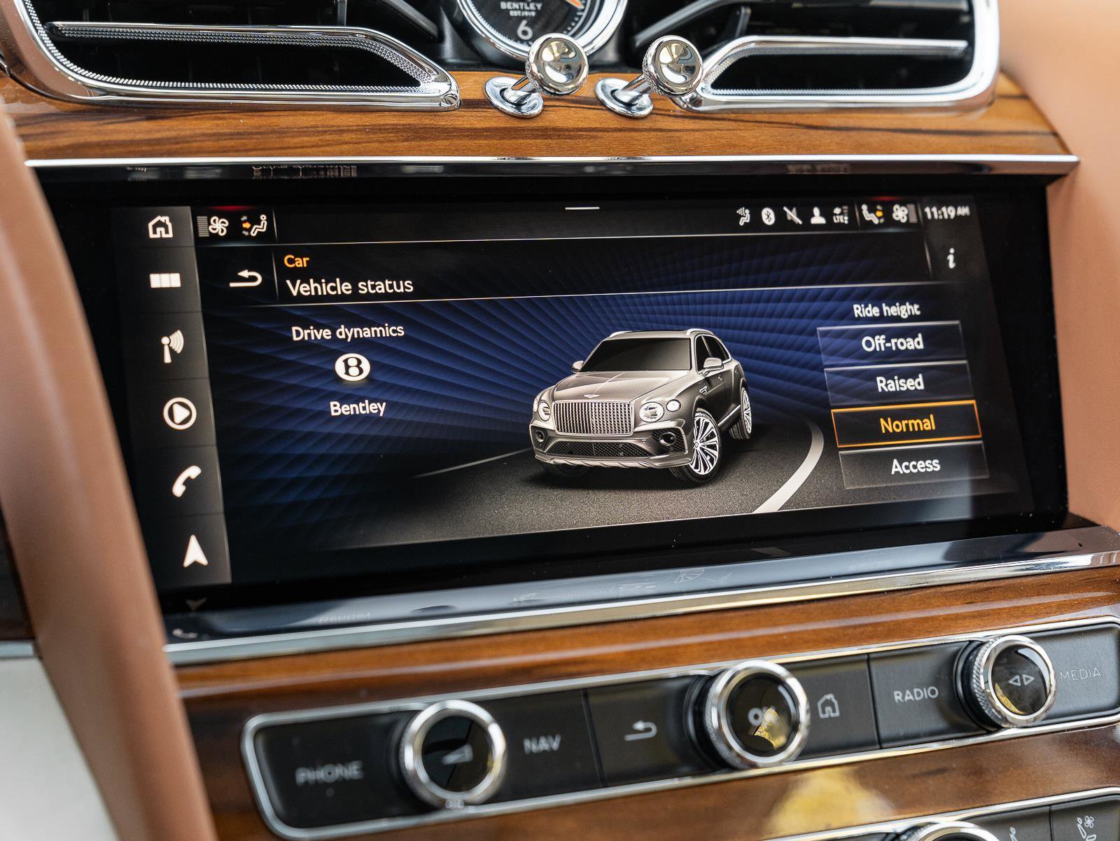 Used 2023 Bentley Bentayga Extended Wheelbase image 40