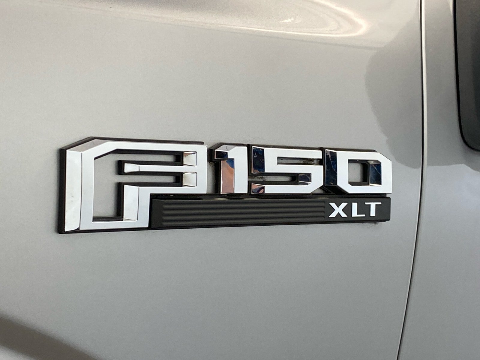 Used 2020 Ford F150 XLT w/ Equipment Group 302A Luxury AWD/4WD image 13