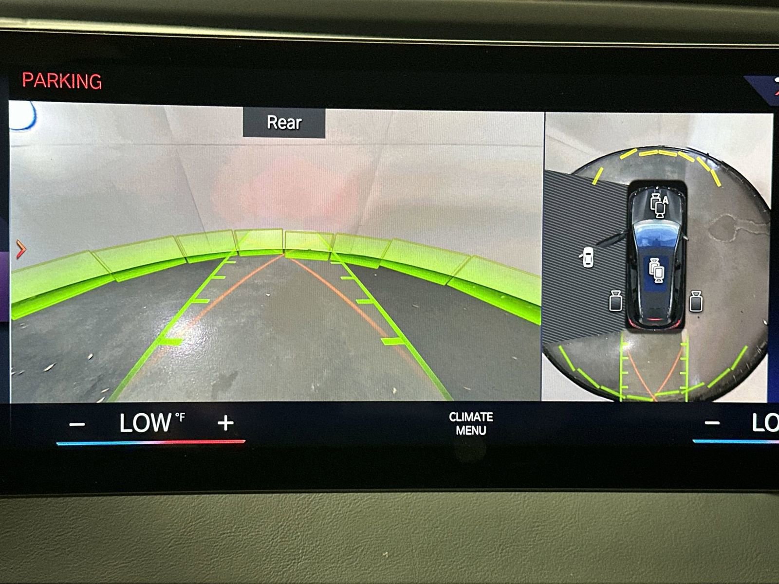 Used 2022 BMW iX xDrive50 w/ Premium Package image 17