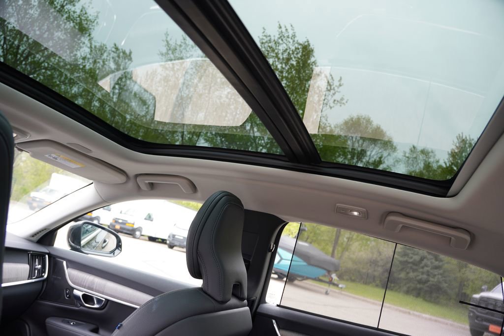 Used 2023 Volvo S90 B6 Plus w/ Protection Package Premier AWD/4WD image 18