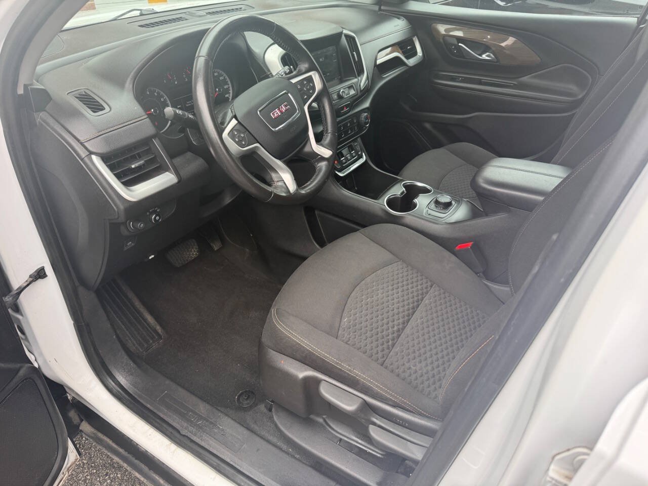 Used 2018 GMC Terrain SLE FWD image 4