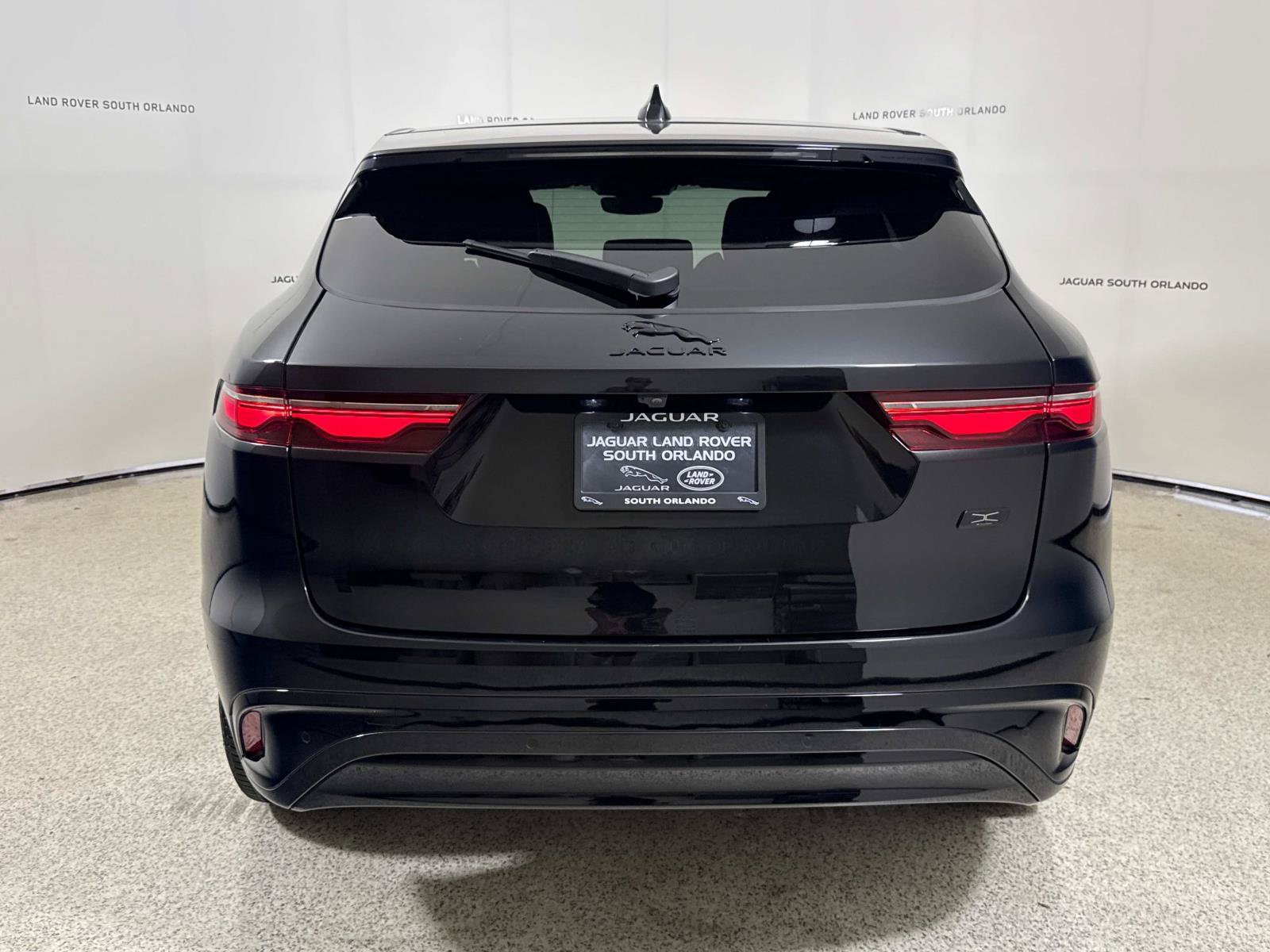 Used 2026 Jaguar F-PACE R-Dynamic S AWD/4WD image 4