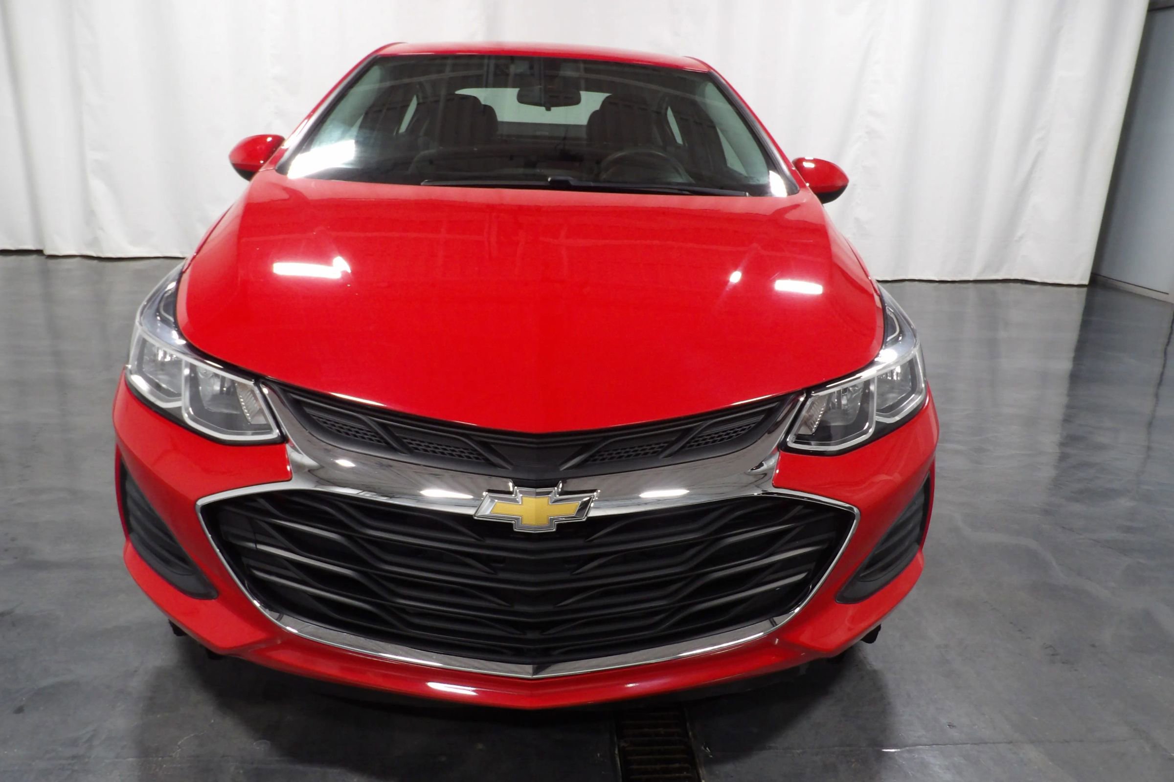 Used 2019 Chevrolet Cruze LS FWD image 2