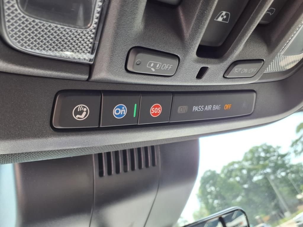 Used 2023 Chevrolet Silverado 1500 ZR2 w/ Technology Package image 25