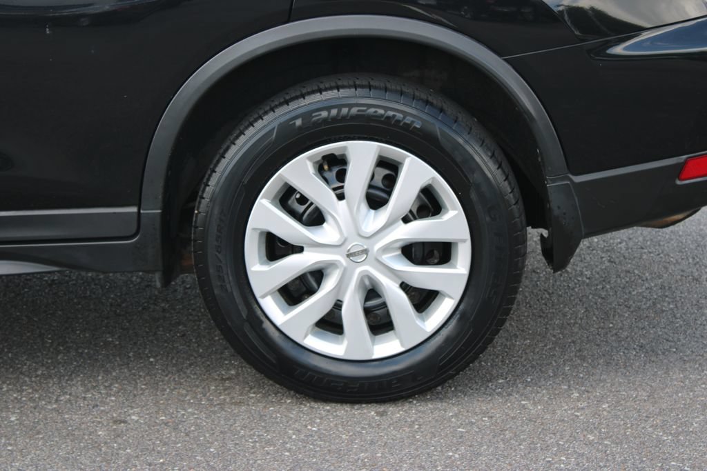 Used 2017 Nissan Rogue S FWD image 18