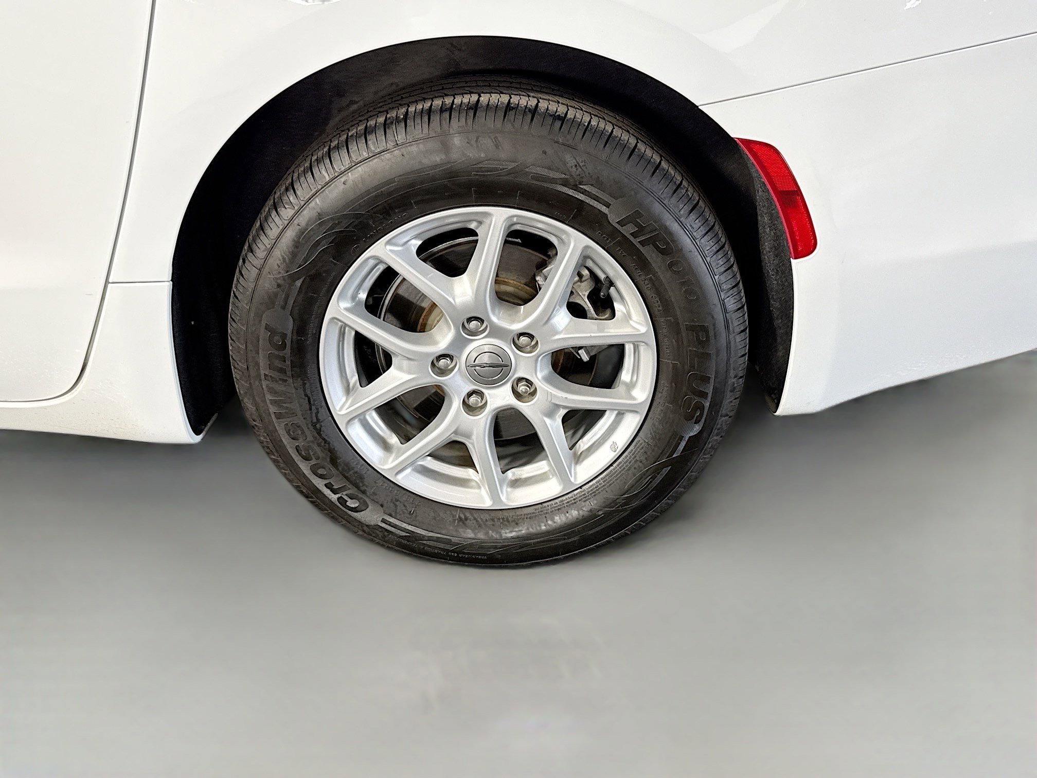 Used 2022 Chrysler Voyager LX FWD image 35