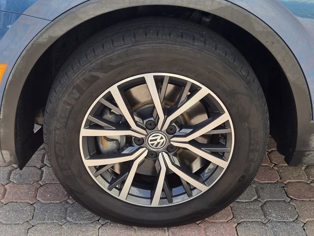 Used 2019 Volkswagen Tiguan SE w/ Panoramic Sunroof Package FWD image 12