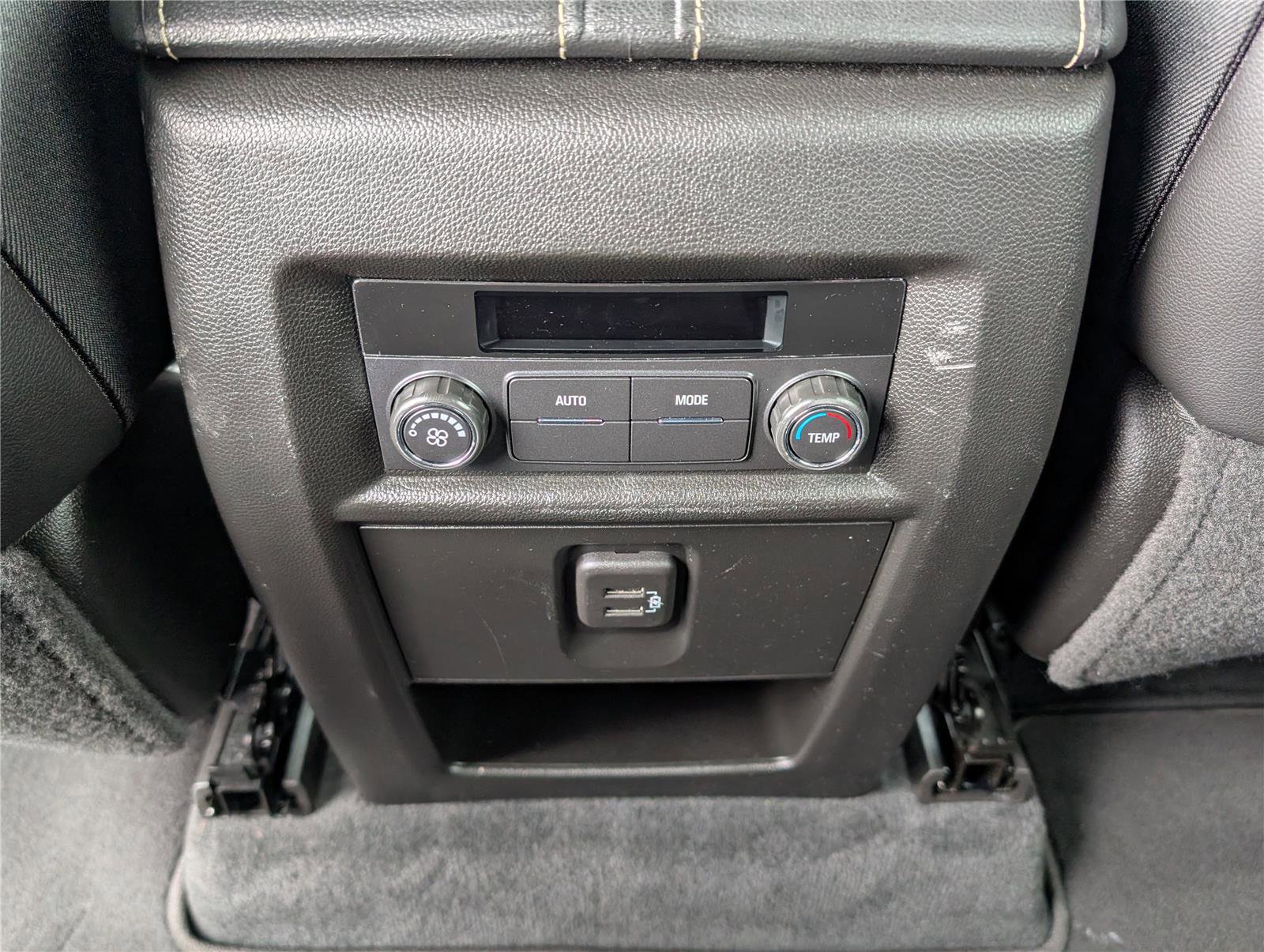 Used 2023 Chevrolet Traverse LT image 16