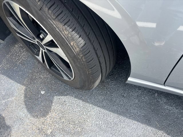 Used 2023 Nissan Sentra SV FWD image 4