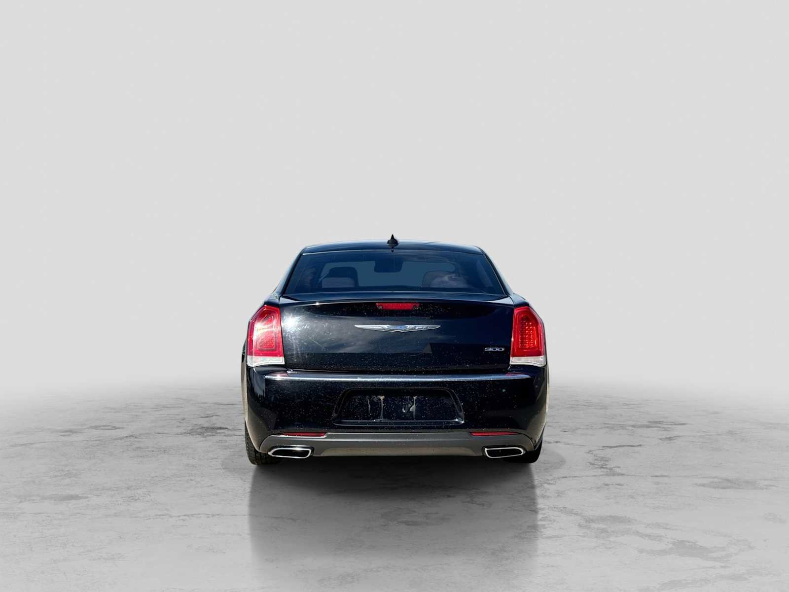 Used 2017 Chrysler 300 Limited RWD image 5