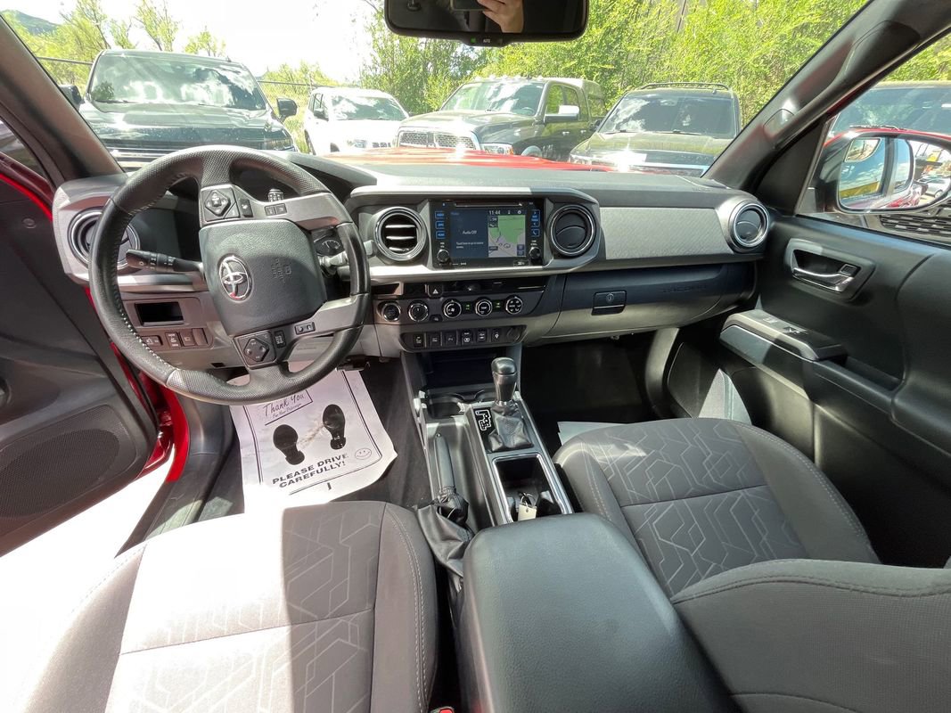 Used 2018 Toyota Tacoma TRD Sport w/ Technology Package AWD/4WD image 11