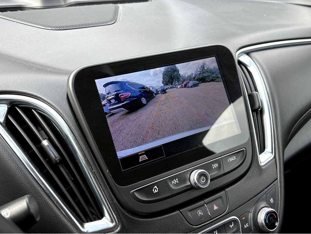 Used 2024 Chevrolet Malibu LT image 9