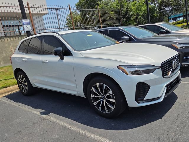 Used 2024 Volvo XC60 B5 Core AWD/4WD image 6