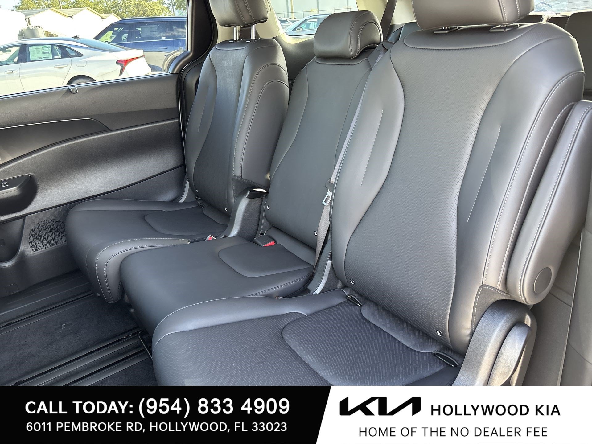 Used 2026 Kia Carnival SX FWD image 25